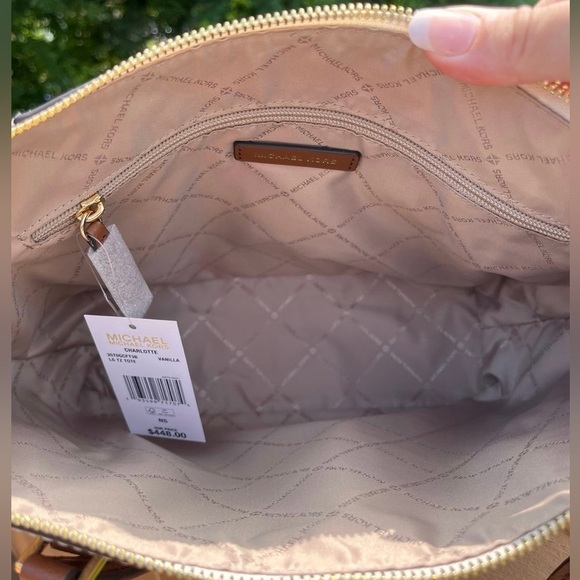 Michael Kors charlotte tote and double zip wallet - Picture 2 of 5